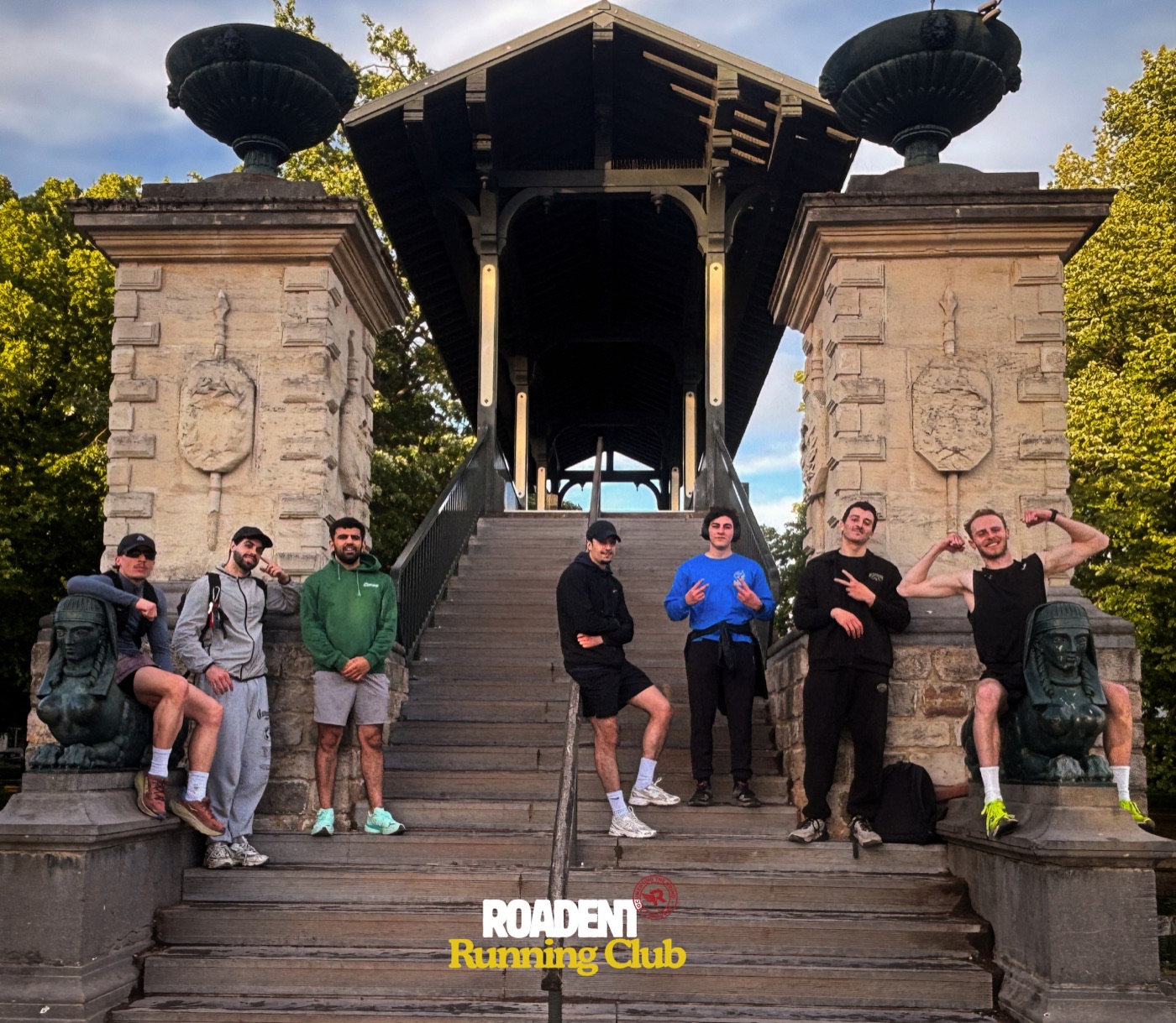 Le Roadent Running Club sur les marches du Pont Napoléon